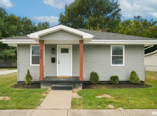 906 N Logan St, Marion, IL 62959