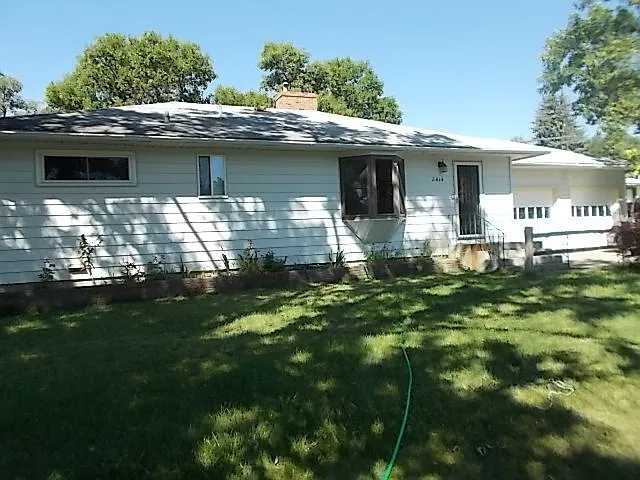 4 Bedroom House on West End — Photo 1