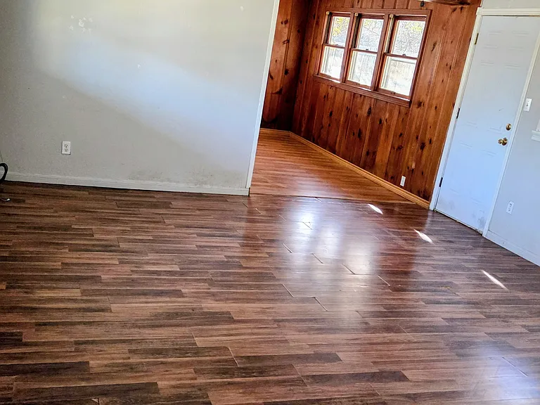 323 Bristow St — Photo 1