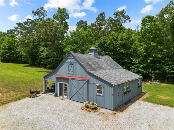 100 Croff Ln, Mc Ewen, TN 37101