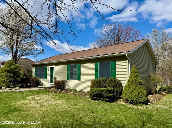 28 1/2 Green St, Pittston, PA 18640