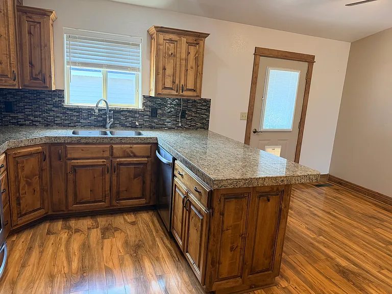 551 Kodiak Cir — Photo 9