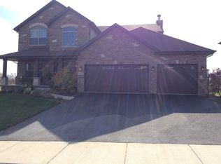 16605 W Deerwood Dr, Lockport, IL 60441