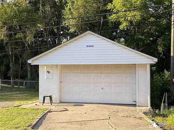 2nd image of 21930 Huron River Dr