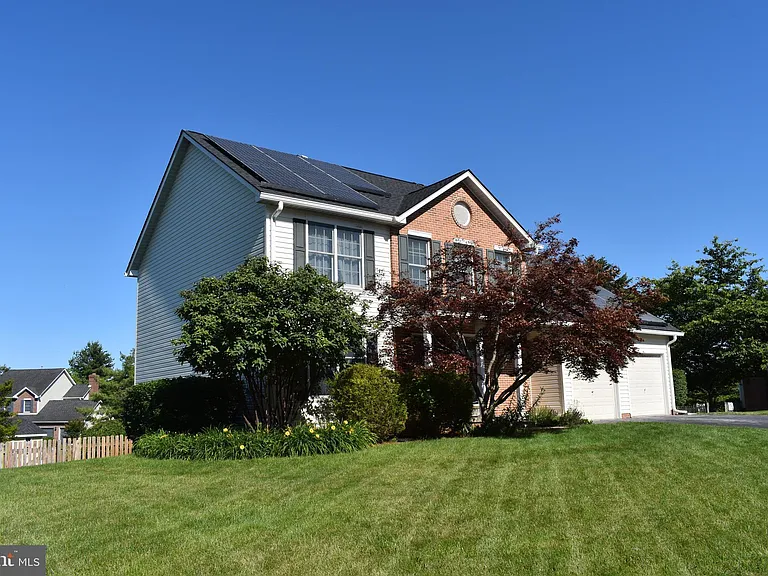 2174 E Greenleaf Dr — Photo 4