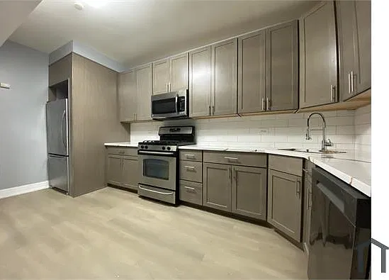 3 bed, 1000 sqft, $1,500 — Photo 3