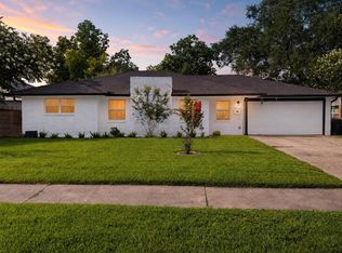 4621 Briarbend Dr, Houston, TX 77035