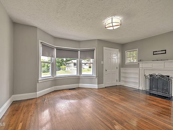 4th image of 500 Ash St