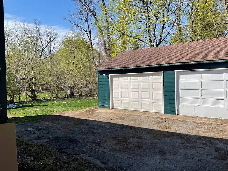 314 Loomis Ave — Photo 8