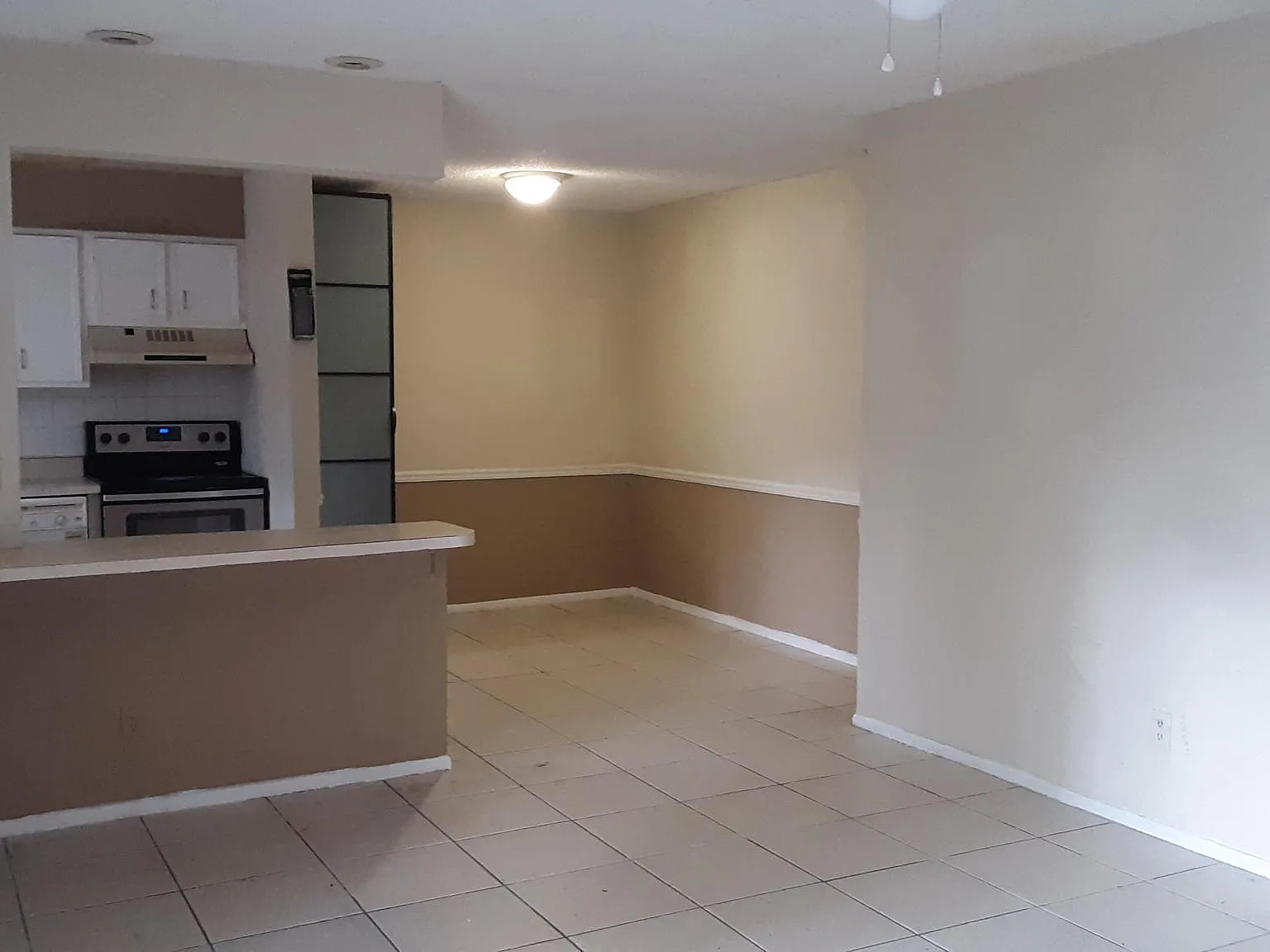 2 bed, 1100 sqft, $1,550 — Photo 2