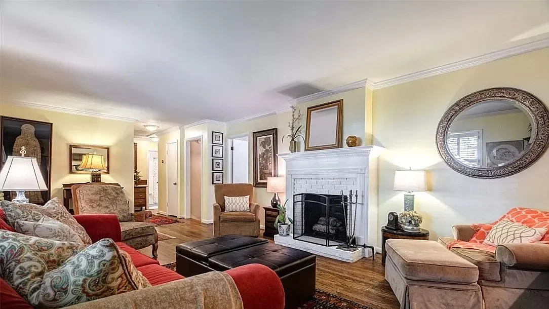 4 bed, 2320 sqft, $3,000 — Photo 4