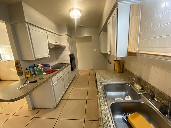 4th image of 3712 Plaza Park Dr