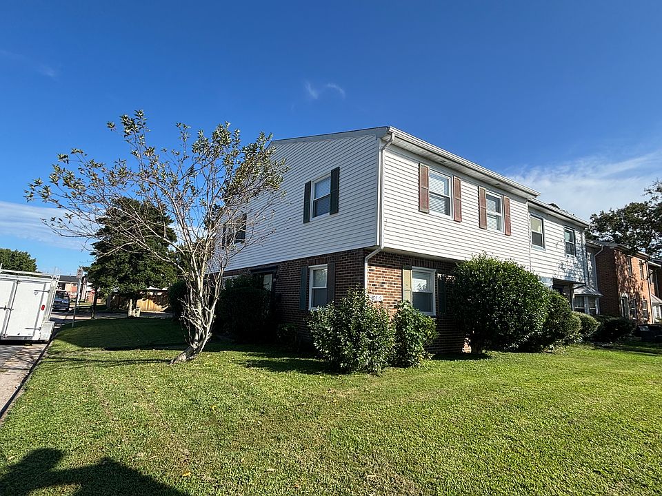 1st image of 746 Tilden Pl
