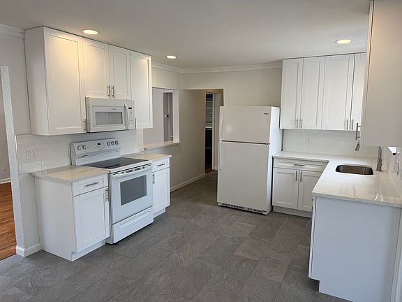 5th image of 327 20th Ave S