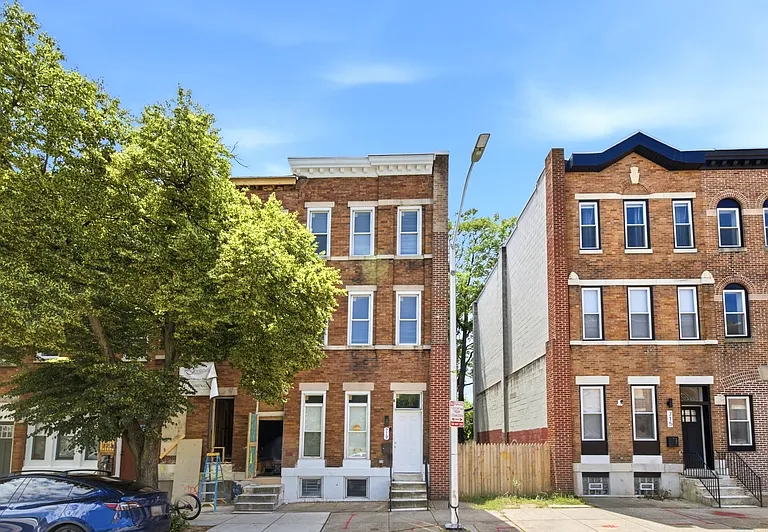 719 E 20th St — Photo 1