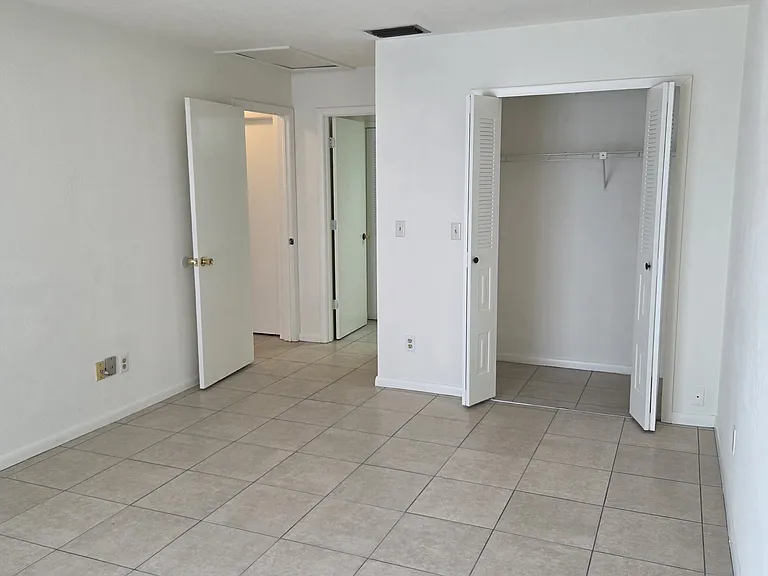 1210-1222 SE 8th St #1214-7 — Photo 10