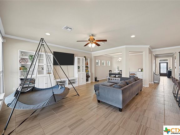3rd image of 332 Stonehouse Ln