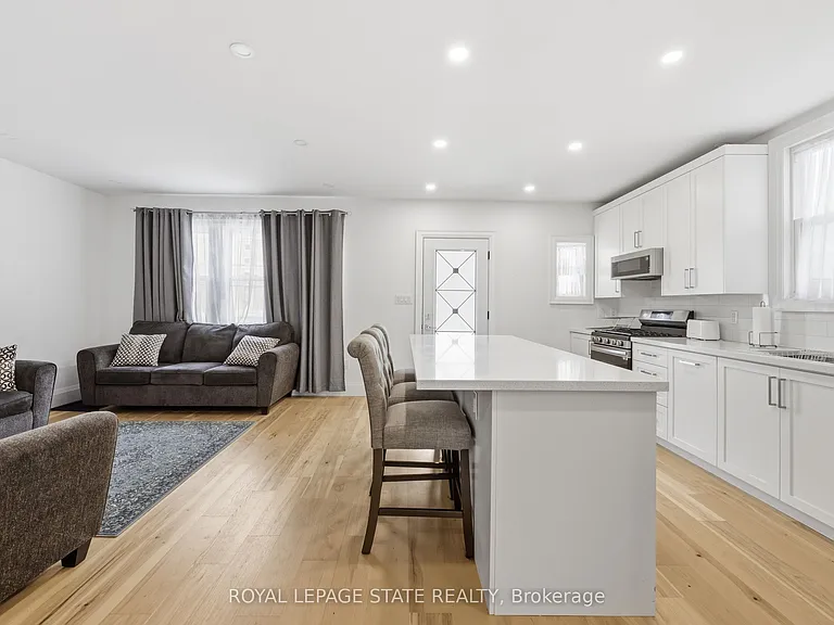 129 Jackson St W — Photo 8
