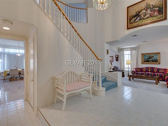 4th image of 2105 Cedar Hills St