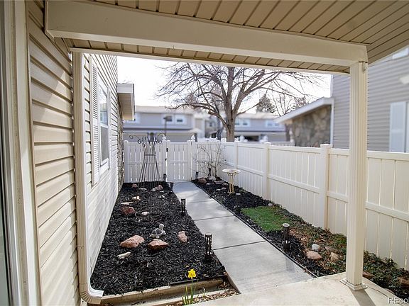 5th image of 2752 S Heather Gardens Way