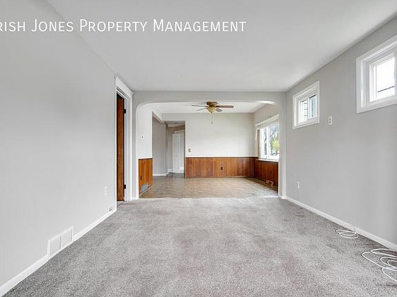 3rd image of 99 Bellwood Ave APT 1