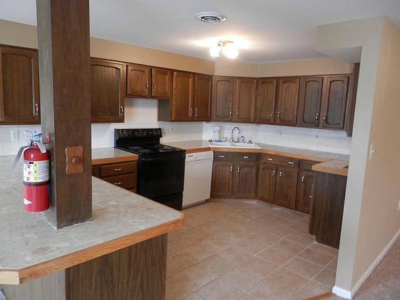 open kitchen/dining & living room