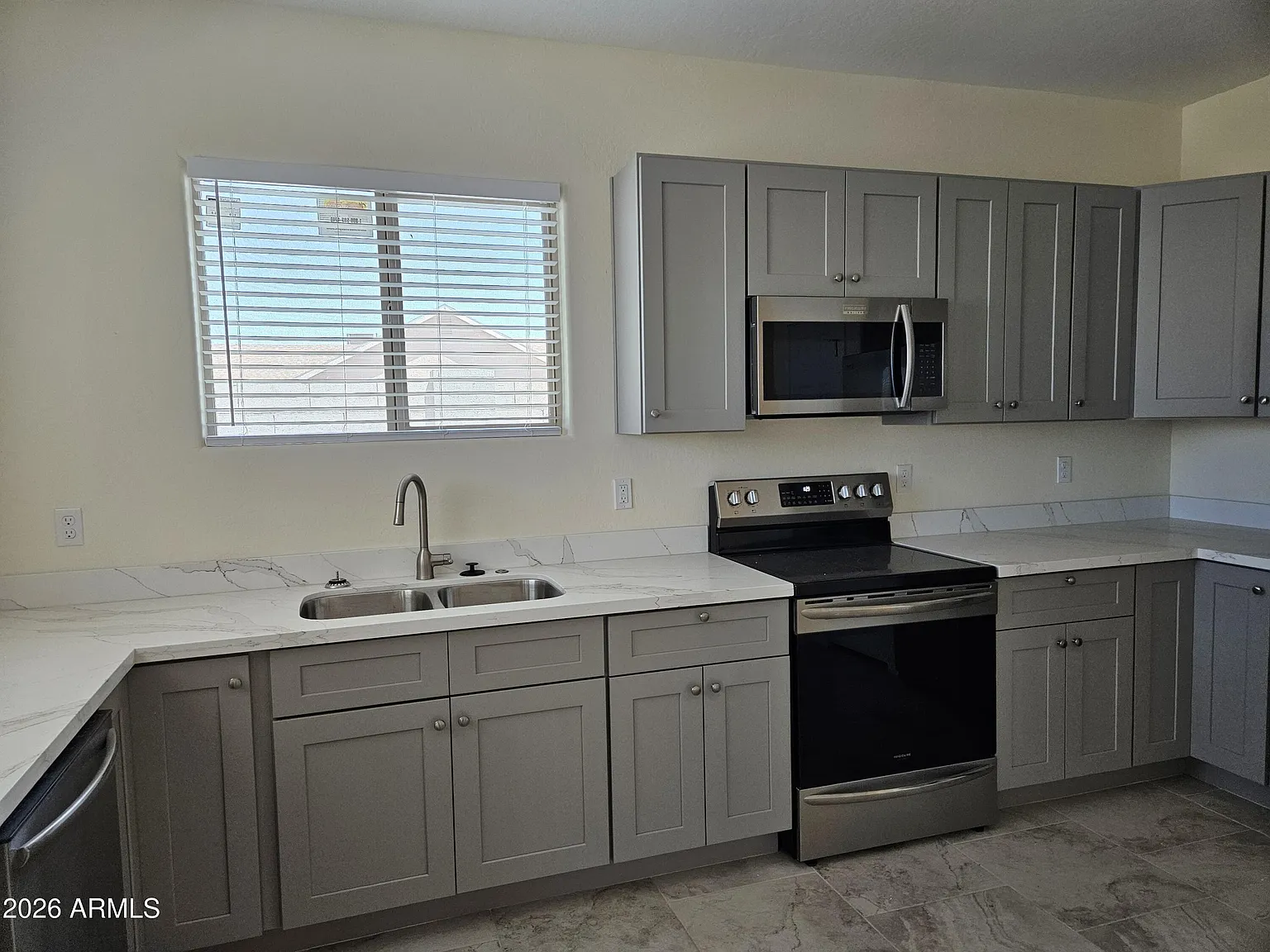 3 bed, 1.5 bath, 1477 sqft, $1,550 — Photo 3