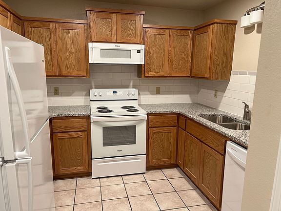 4th image of 608 Rolling Hills Dr