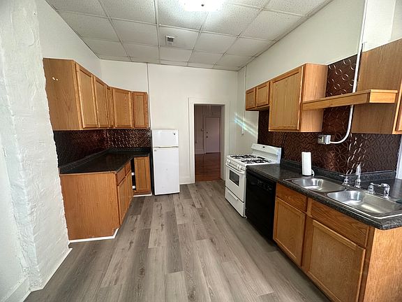 2nd image of 619 N 9th St #1/2
