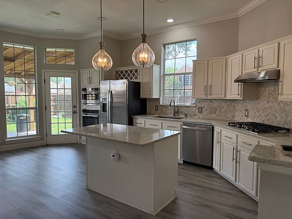 3rd image of 2510 Winterberry Dr