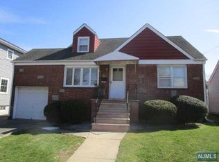 44 Ackerman Ave, Saddle Brook, NJ 07663