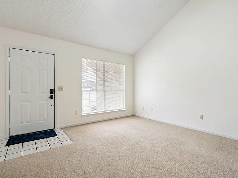 2445 Meadowlark Ln — Photo 7