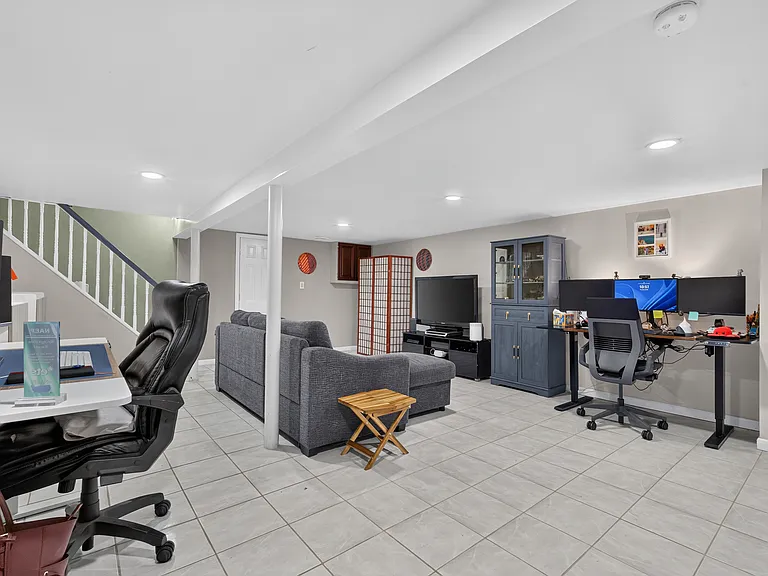 8 Coyles Ct — Photo 31