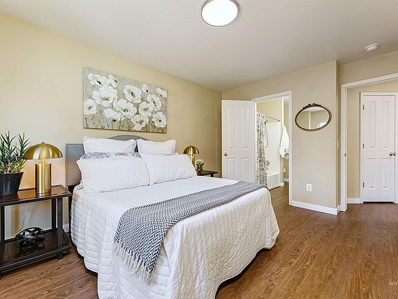 4th image of 5821 N Cobbler Ln