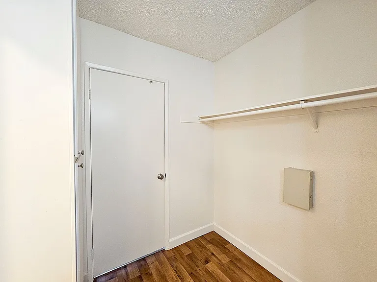 Vista Bella Apartment Homes — Photo 10