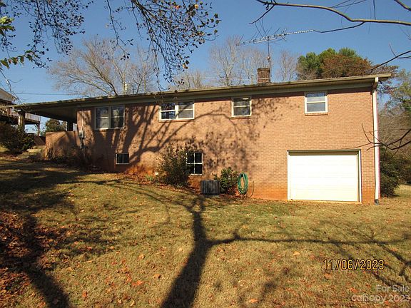 5th image of 104 Hilltop Ave