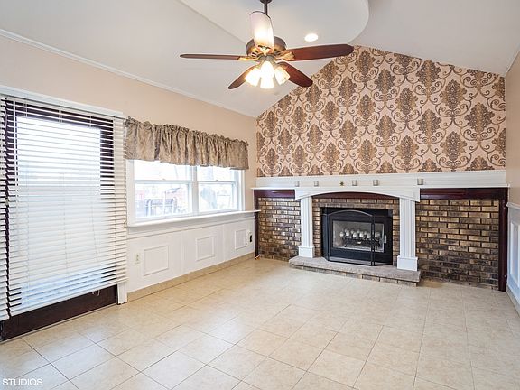 5th image of 17W360 Forestview Dr