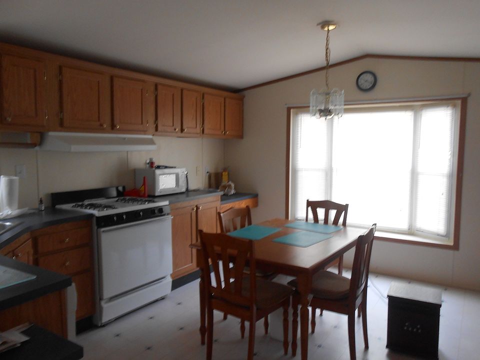 1st image of 27 Goosefare Dr