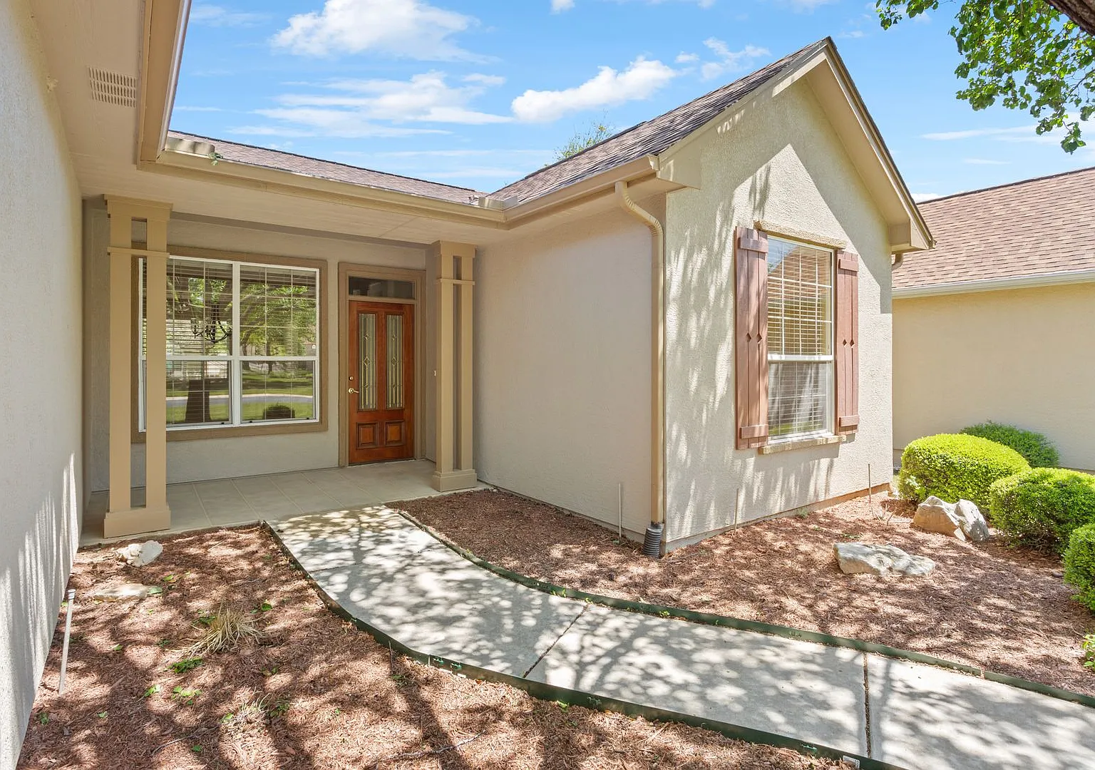 311 Dove Hollow Trl-Unfurnished Sun City Rental Available 09/05/2026! — Photo 4