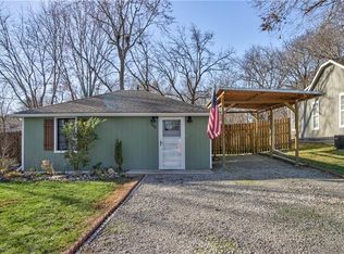 504 SE Florence Ave, Lees Summit, MO 64063