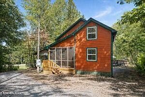 1st image of 460 Sassafras Way