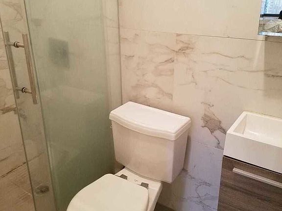 5th image of 903 Sterling Pl #1F