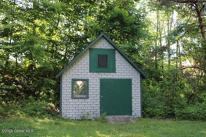 3rd image of 166 Little Amsterdam Road