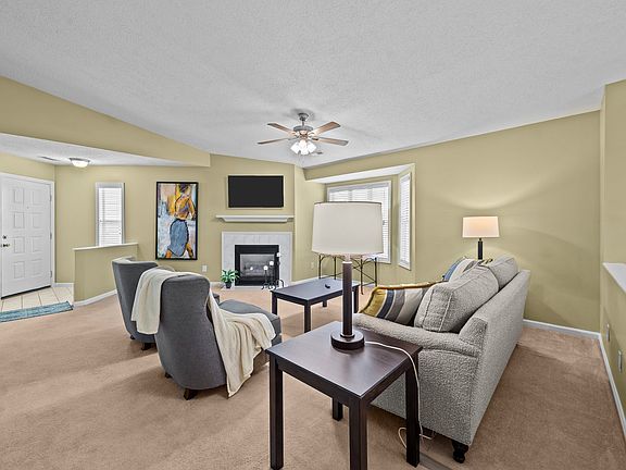 3rd image of 3304 E Mulberry Ln