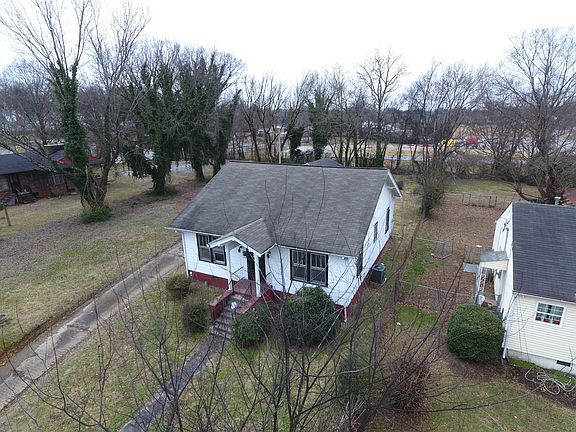 2nd image of 105 Alice St