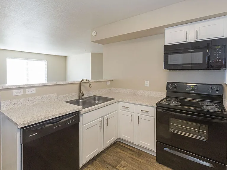 Constitution Square Apartments — Photo 5