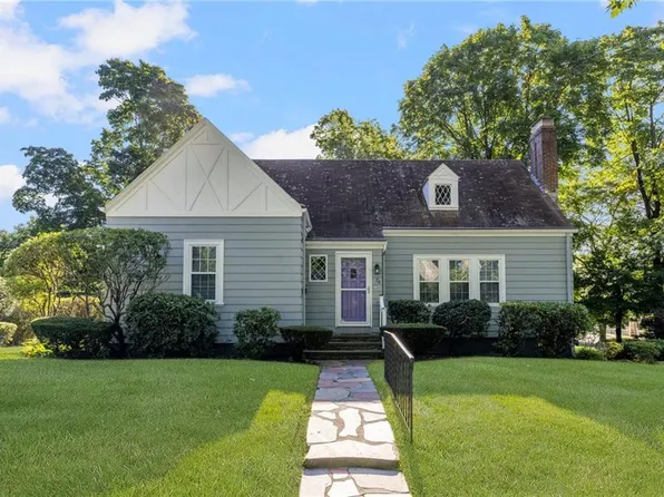 76 Eldredge Ave, East Greenwich, RI 02818