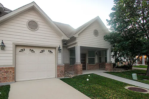 12208 Abbey Glen Ln #D Photo 1