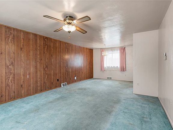 2nd image of 588 Lindsay Rd