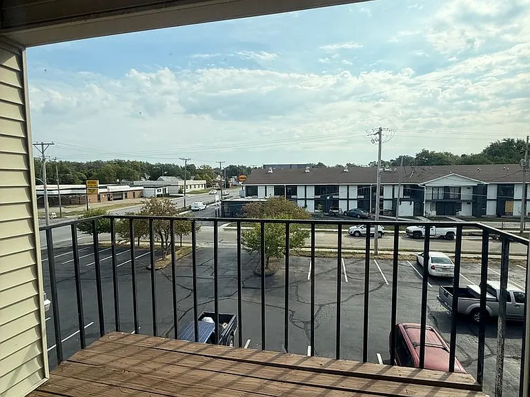 Crossroad Apartments — Photo 5